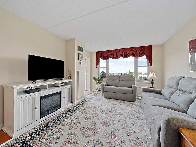 155 George Washington Blvd #306 — Photo 7