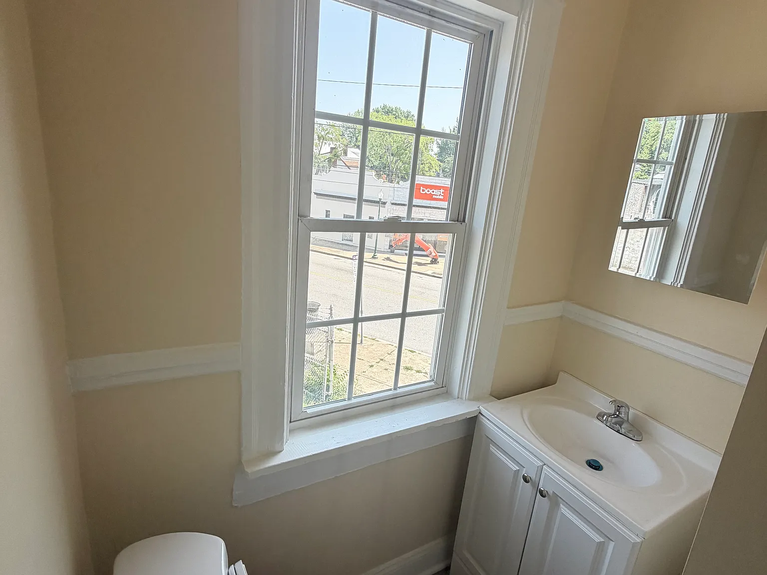 3 bed, 2794 sqft, $1,750 — Photo 3