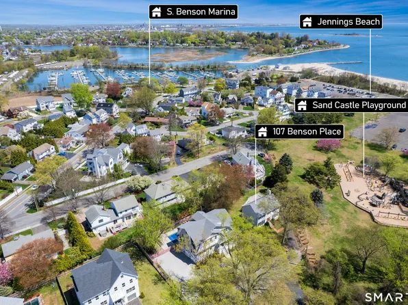 107 Benson Pl, Fairfield, CT 06824