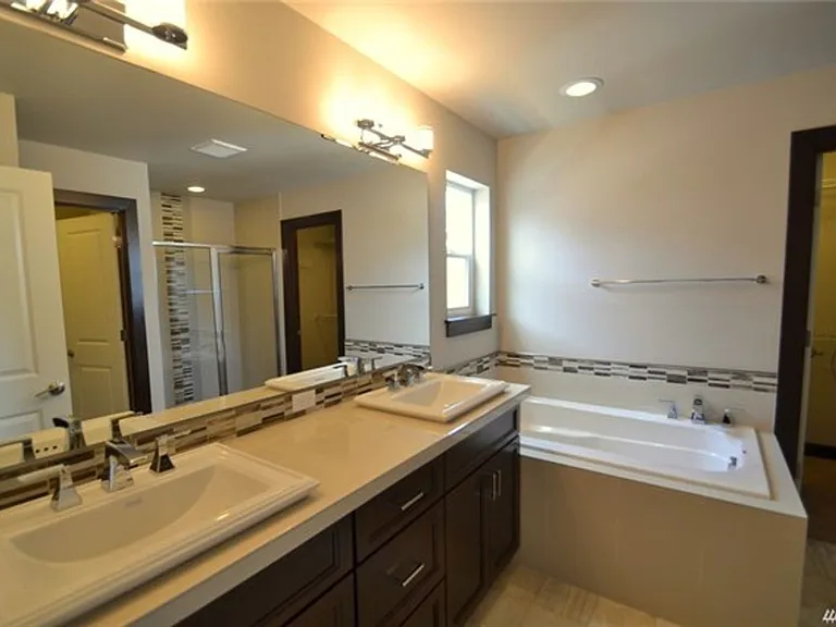 19414 Meridian Dr SE — Photo 14