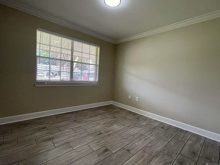 331 E Bolivar Dr — Photo 14