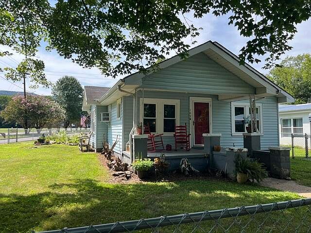 1st image of 109 Heard St
