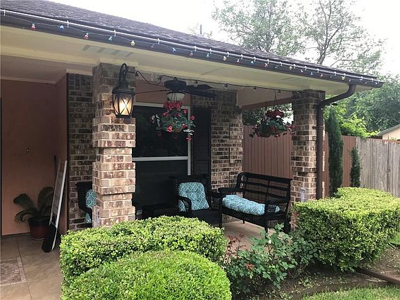 5th image of 3000 Oak Grove Dr