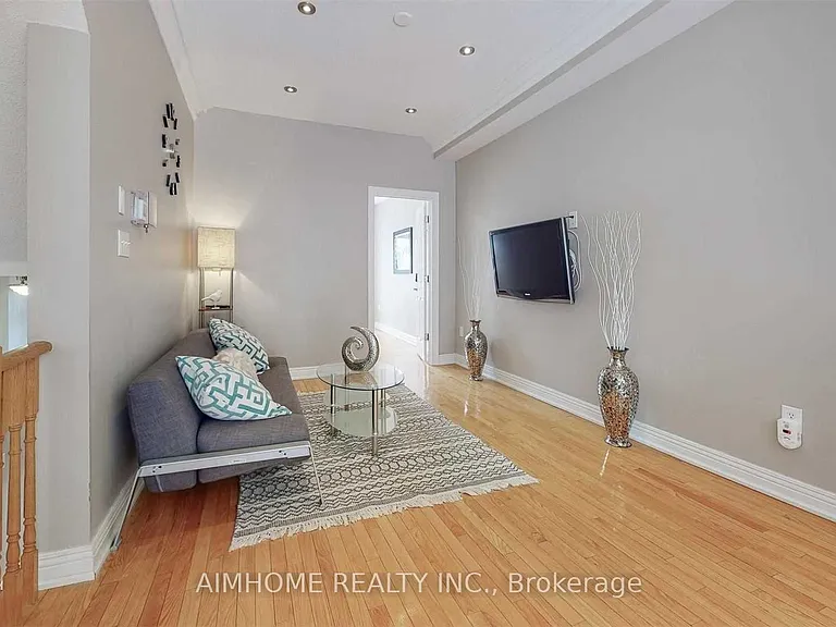 10 Portsmouth Rd #UPPER — Photo 13