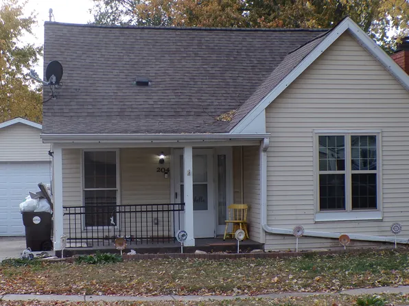 204 N Buchanan St, Heyworth, IL 61745