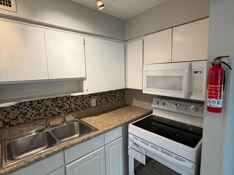 3050 Belden St #1-14 — Photo 2