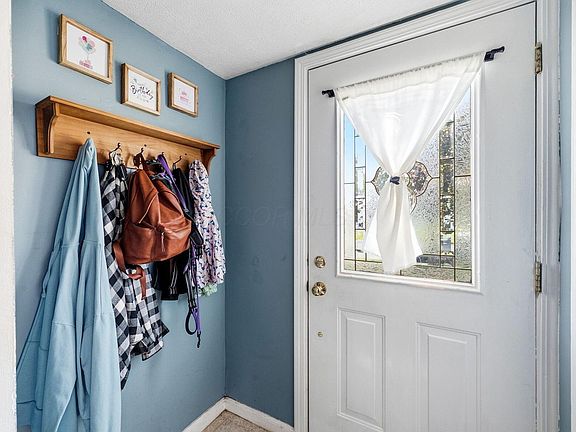 4th image of 273 Merchant Ave