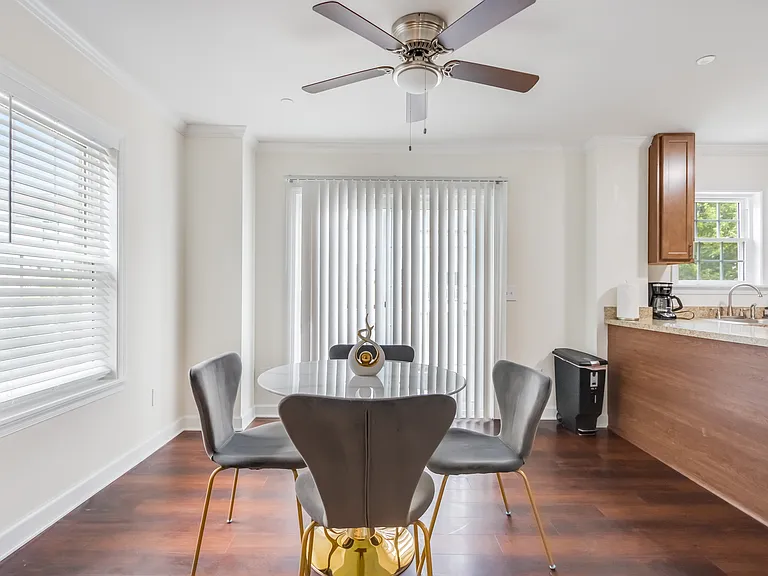2706 Knox St SE #A — Photo 4