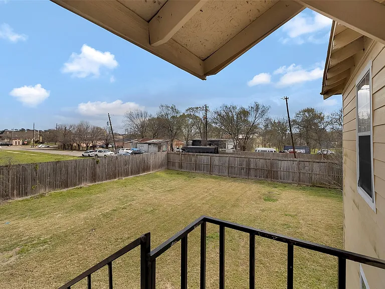 4233 Dupont St #A — Photo 10