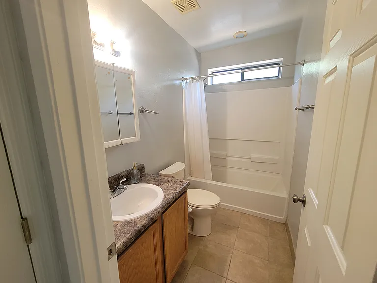 2959 N Tyndall Ave — Photo 8