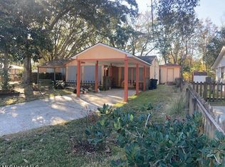 4611 Hawthorne St, Pascagoula, MS 39581