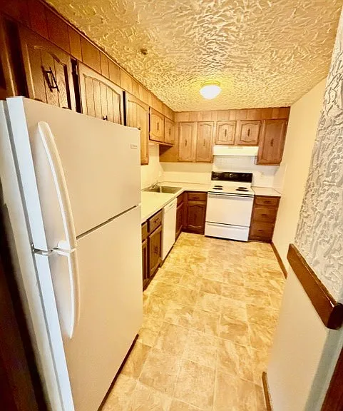75 Winthrop St #24 — Photo 2