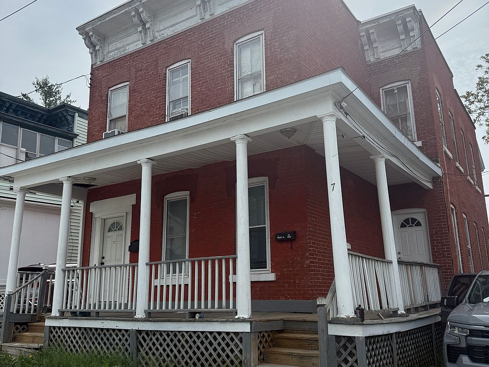 1st image of 7 Jackson St APT 1
