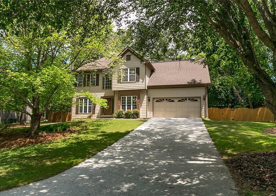 1st image of 2940 Splitwood Dr