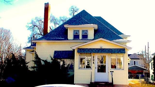 1st image of 304 N 11th St