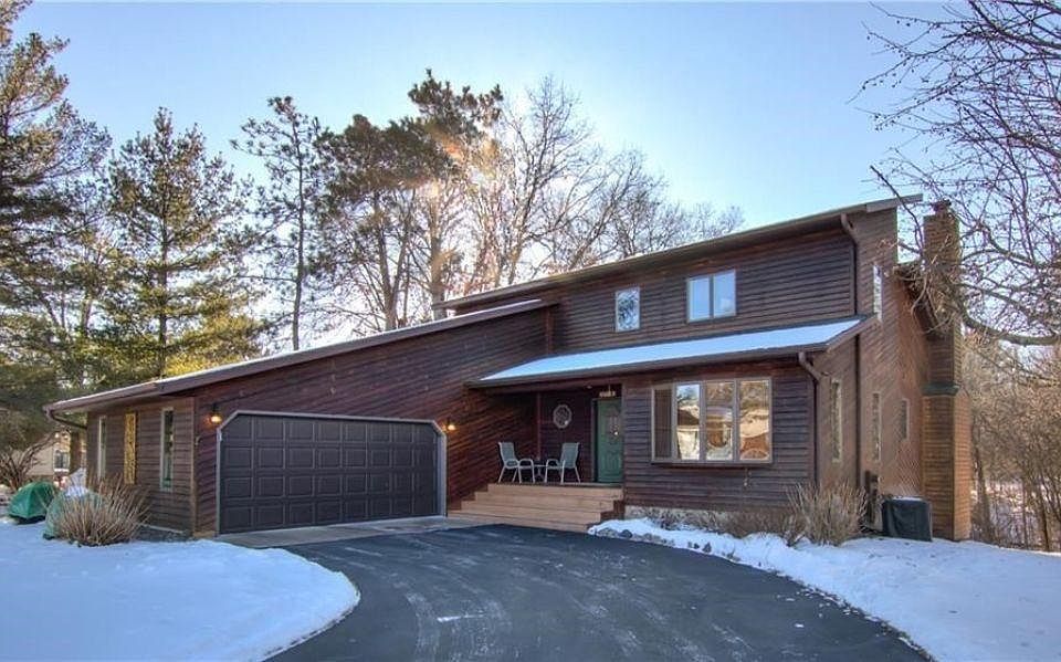 1st image of 2718 Cherry Blossom Ln NE