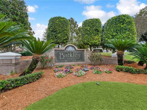 1701 Heatherwood Dr, Harvey, LA 70058