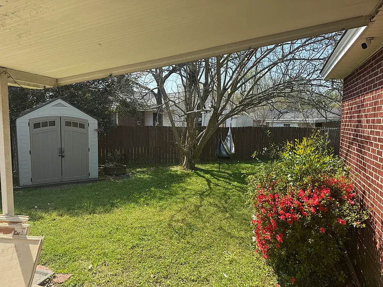 1527 S Kilbourne Rd — Photo 11