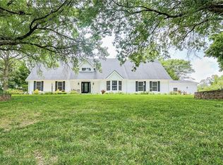 2 Fieldcrest Ln, Saint Joseph, MO 64506