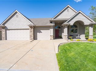 2660 Lexington Dr, Norwalk, IA 50211
