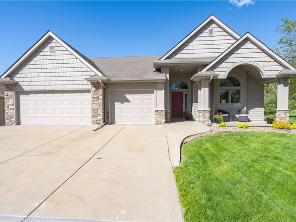 2660 Lexington Dr, Norwalk, IA 50211