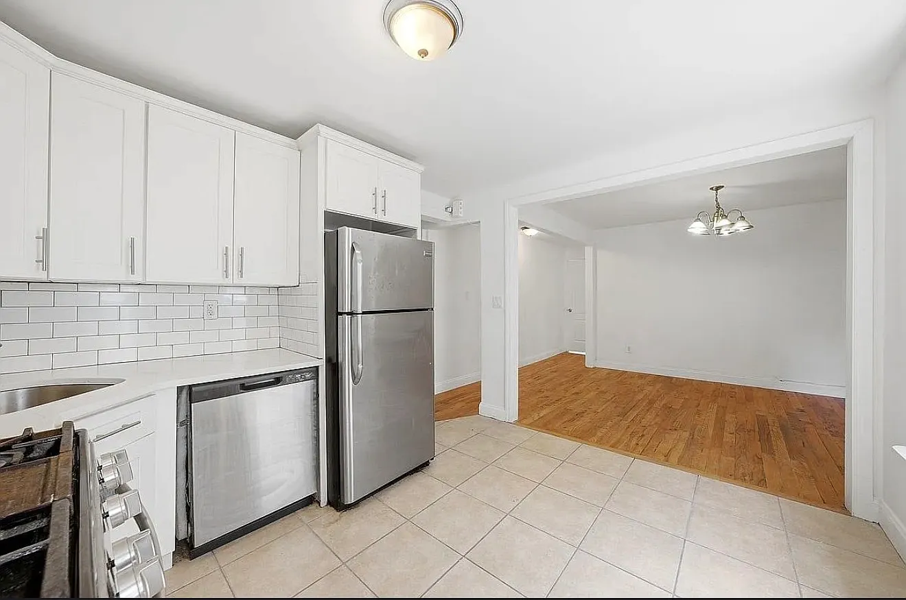 3 bed, 1000 sqft, $3,000 — Photo 3