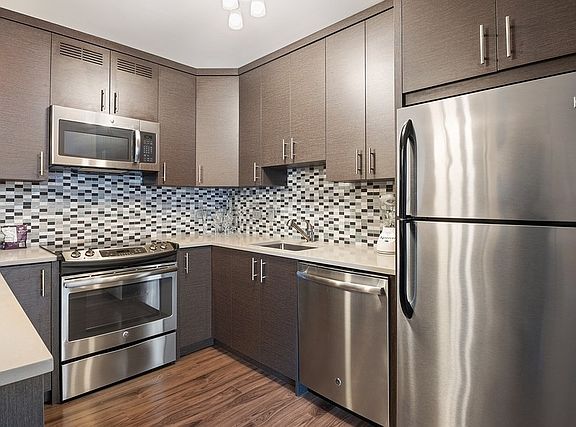 4th image of 900 N Lake Shore Dr APT 2506