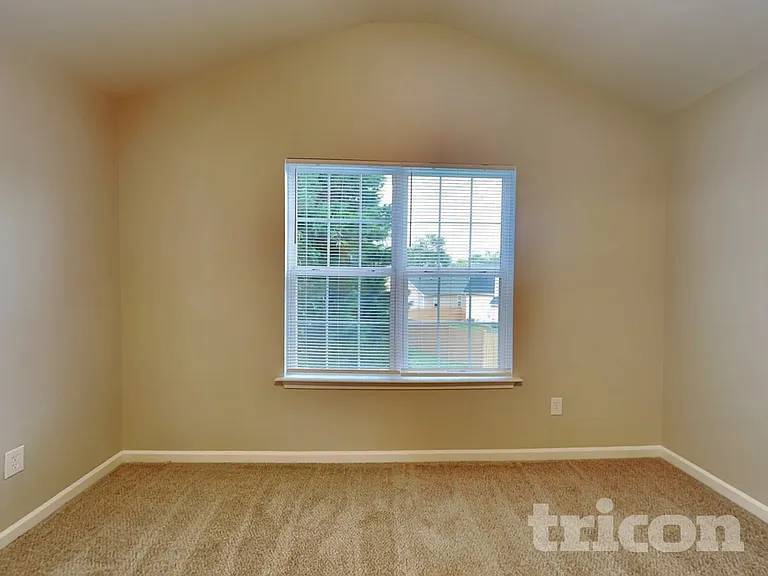 9514 Parkridge Dr — Photo 7