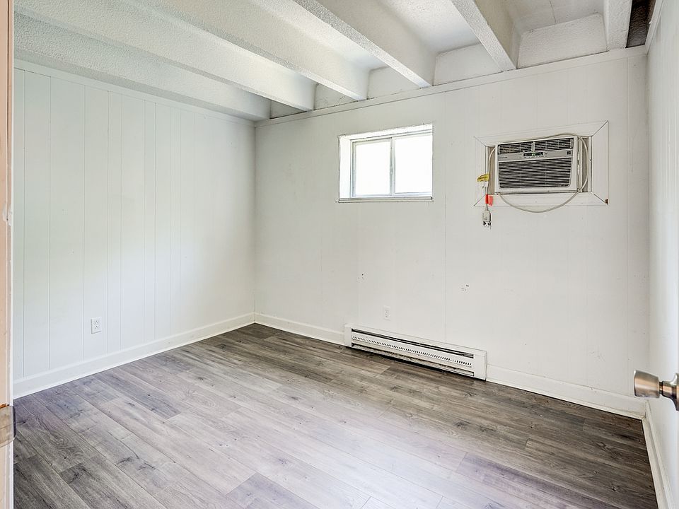 1st image of 2801 W Walnut St APT 3