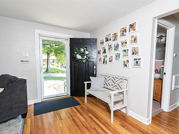 3rd image of 7352 Idamor Ln