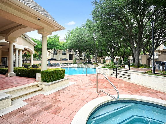 St Moritz Apartments in Dallas, Texas