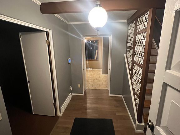 2nd image of 400 Hawthorne St