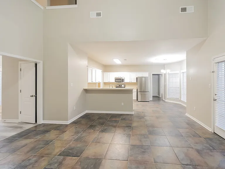 5606 Southbend Ln — Photo 5