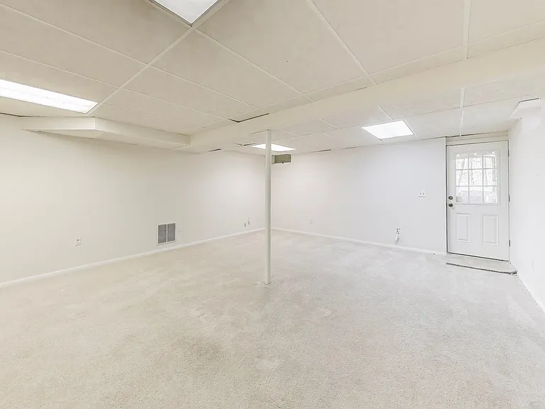 1337 Crockett Ln — Photo 30