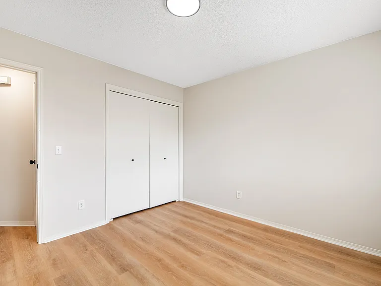 3332 N Governeour Cir — Photo 11