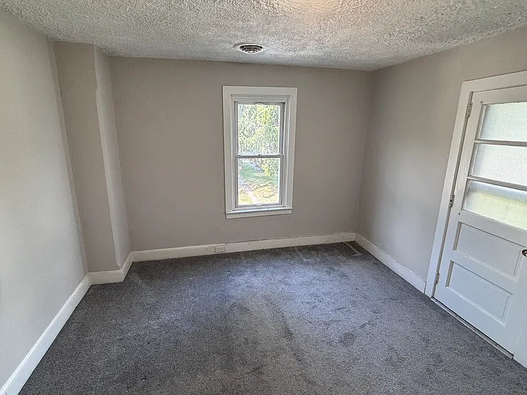 133 S 18th St — Photo 11
