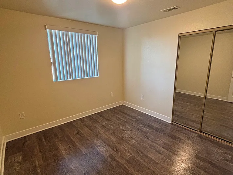 6414 1/2 Denver Ave — Photo 17