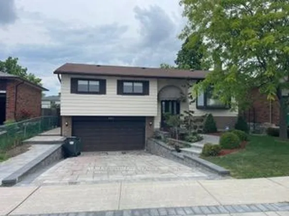 885 Forestwood Dr, Mississauga, ON L5C 1G6