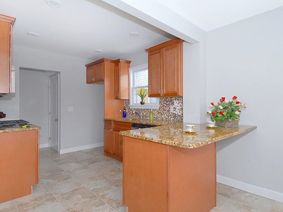 47 Ampere Pkwy, East Orange, NJ 07017 Zillow