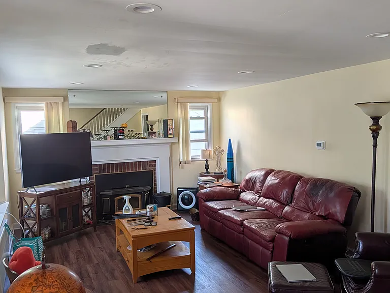 239 New York Ave — Photo 6