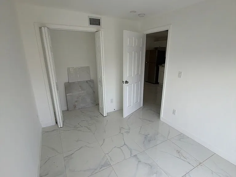 729 SW 3rd St — Photo 7