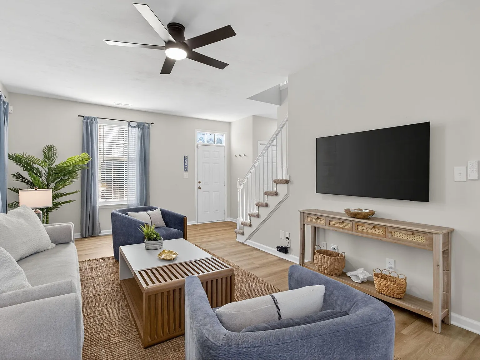 3 bed, 2.5 bath, 1587 sqft, $2,795 — Photo 4