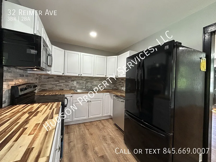Fully Renovated Cape Cod For Rent — Photo 4