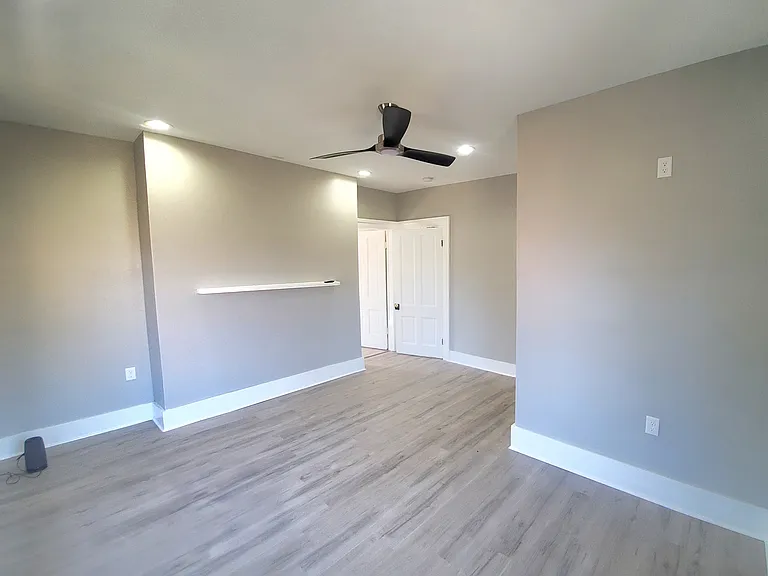 419 Hinton St #1 — Photo 5