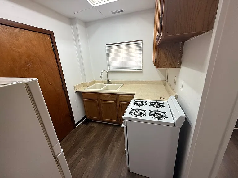 1209 N North St — Photo 3