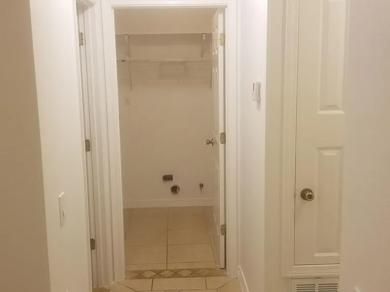 219 Wildflower Ln — Photo 16