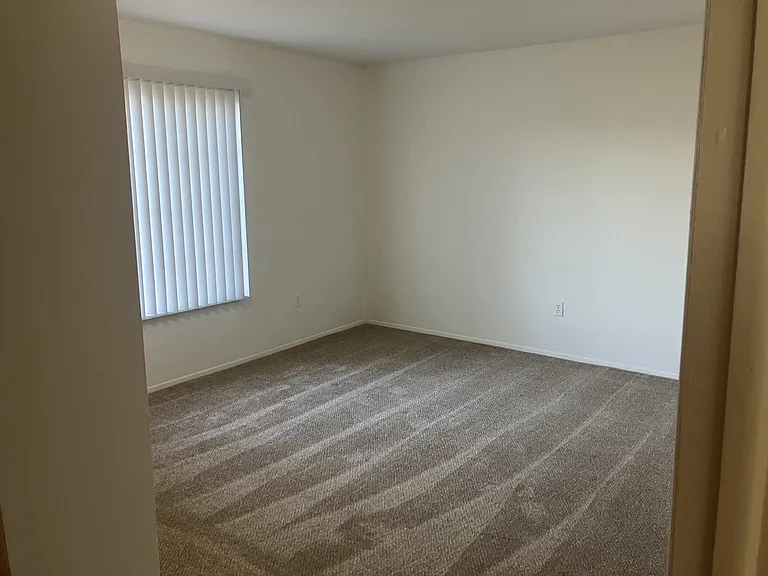Charter Oaks Apartments — Photo 202