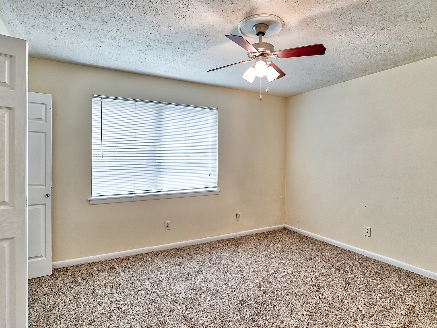 Dunwoody Exchange — Photo 3