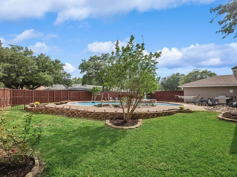 334 Lisa Ln — Photo 47