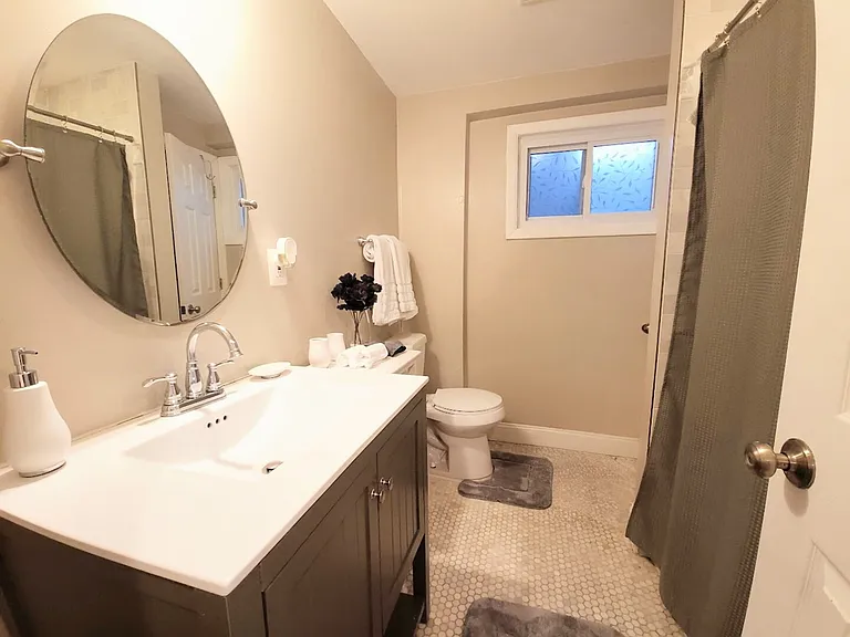 Singleton Dr — Photo 17